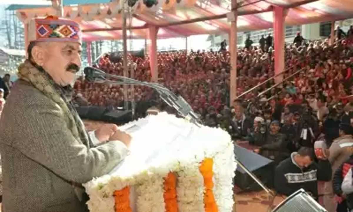 हिमाचल के मुख्यमंत्री पहला वेतन छात्रों की पढ़ाई के लिए दान करेंगे